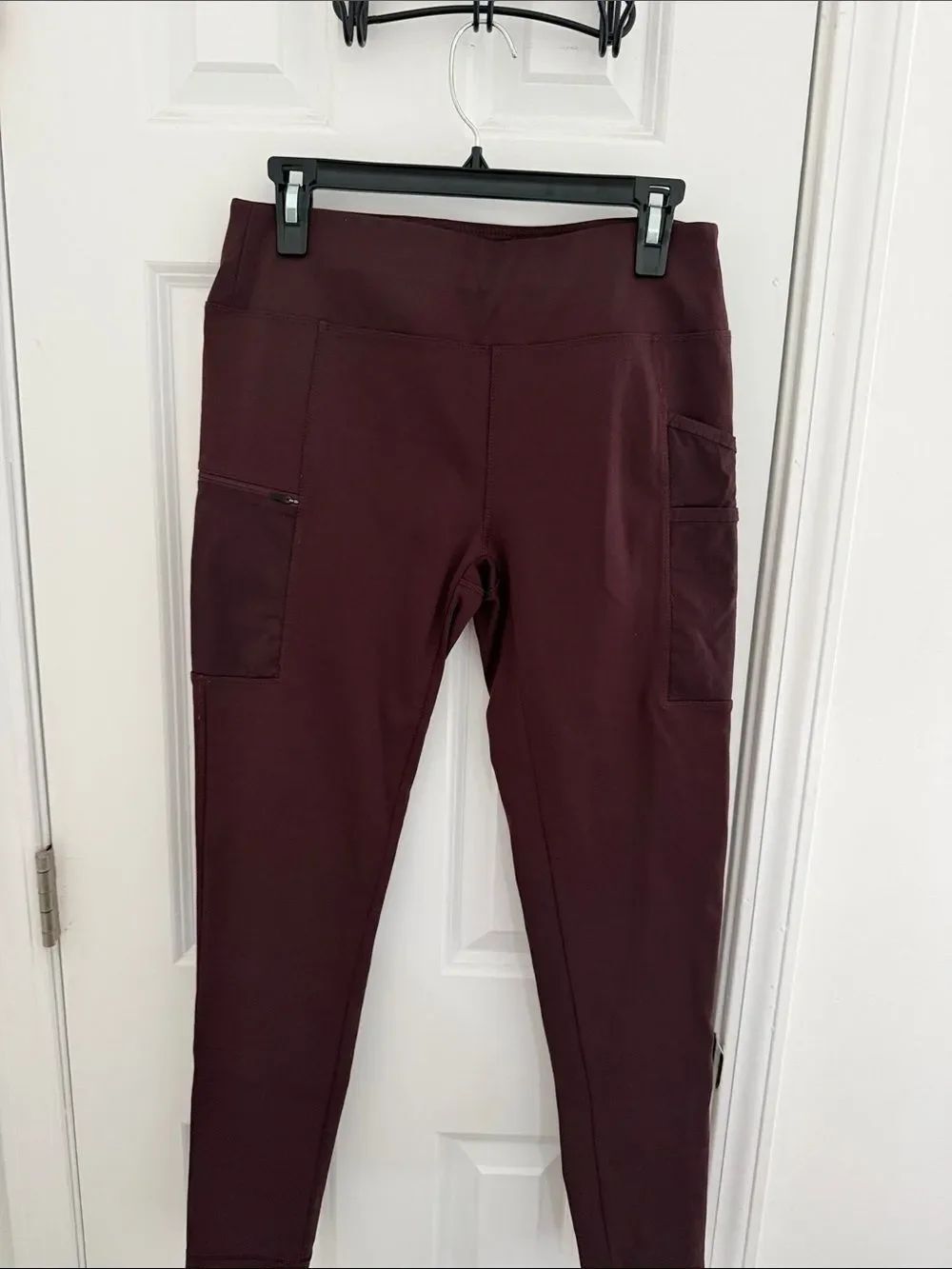 Carhartt Women's Leggings in Deep Burgundy Size Small